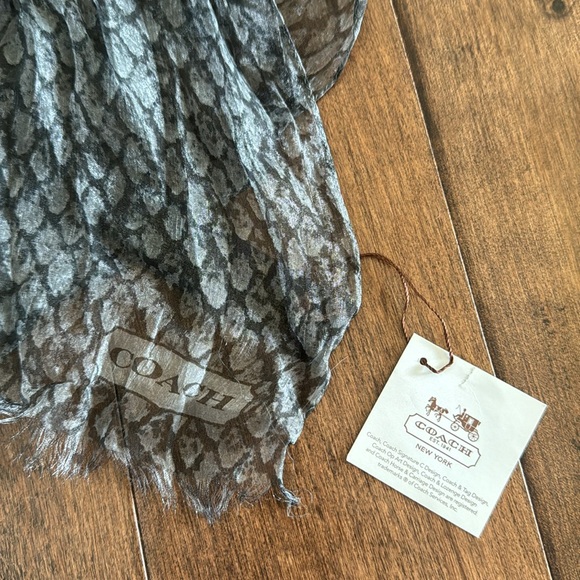 NWT Coach sheer grey snake print scarf wrap $118 - Picture 2 of 3